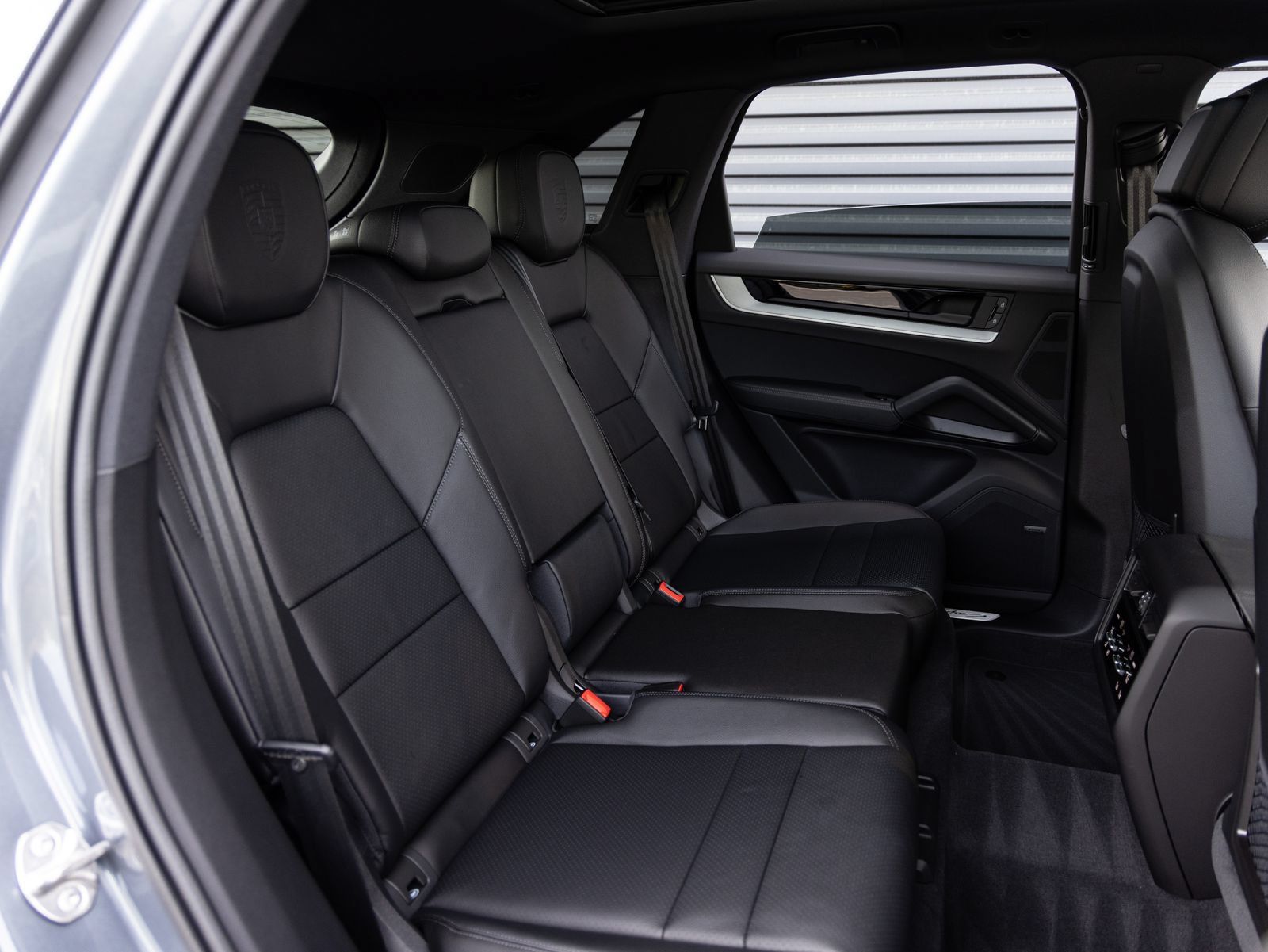 Certified 2026 Porsche Cayenne AWD/4WD image 29