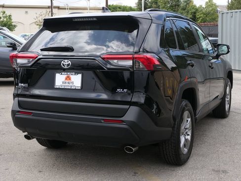 Used 2024 Toyota RAV4 XLE FWD image 4