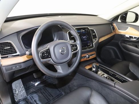 Used 2023 Volvo XC90 T8 Plus image 37