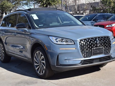 New 2026 Lincoln Corsair Reserve image 3