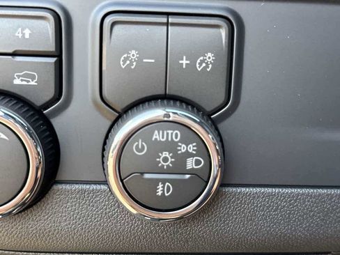 New 2026 Chevrolet Suburban Premier image 23