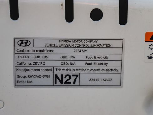 Used 2024 Hyundai Ioniq 5 SEL RWD image 28