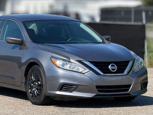 Used 2017 Nissan Altima 2.5 S w/ Power Driver Seat Package image 15