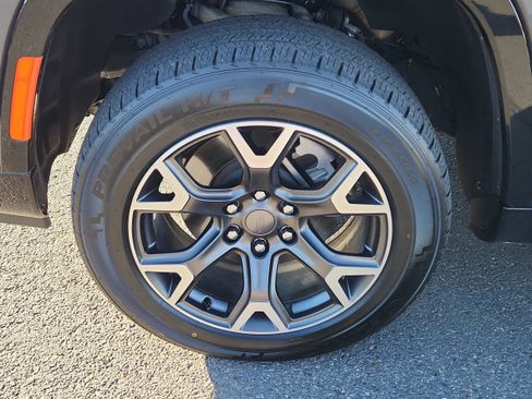 Used 2024 Jeep Wagoneer L Series III w/ Flexible Seating Group image 7