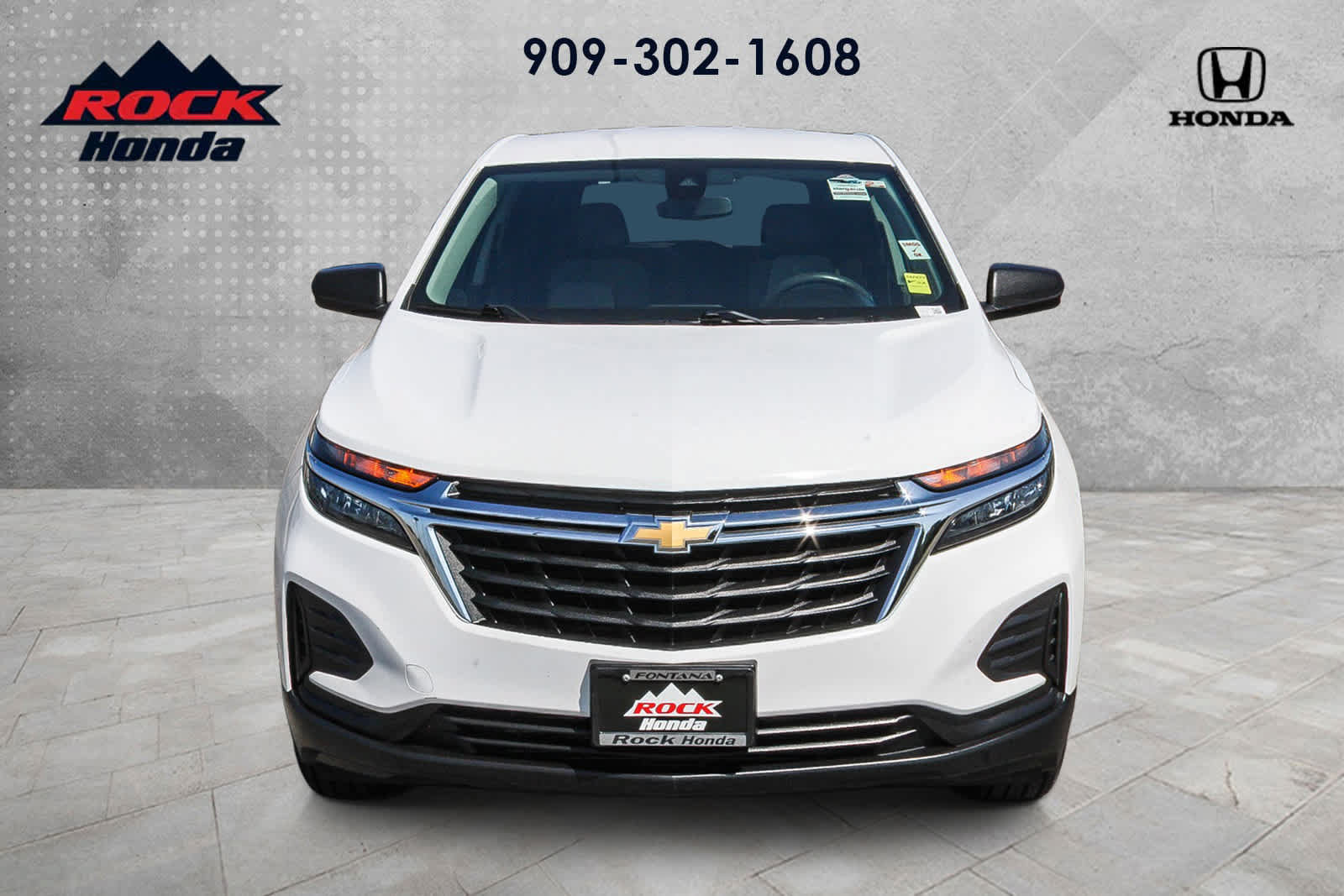 Used 2022 Chevrolet Equinox LS w/ LS Convenience Package AWD/4WD image 2