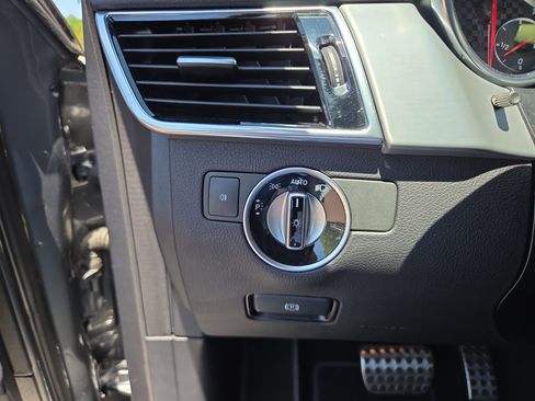Used 2019 Mercedes-Benz GLE 43 AMG 4MATIC image 33