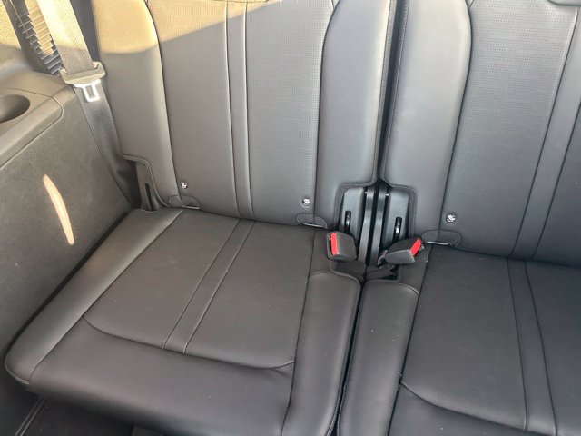 Used 2025 Kia Sorento EX w/ Panoramic Sunroof Package FWD image 11