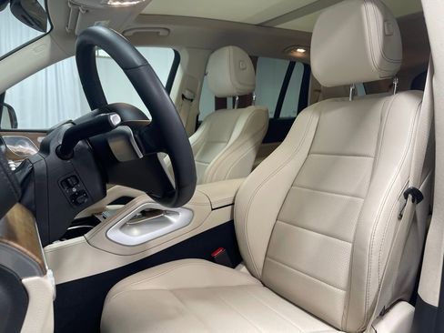 Used 2024 Mercedes-Benz GLS 450 4MATIC image 22