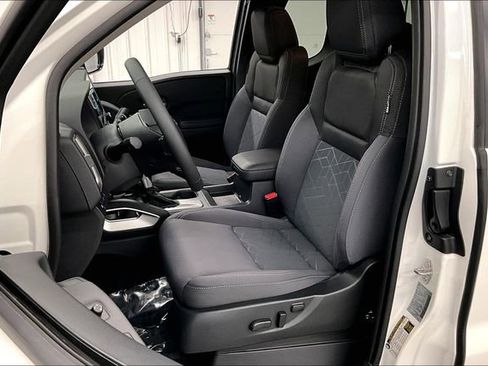 New 2025 Nissan Frontier SV w/ SV Convenience Package image 10