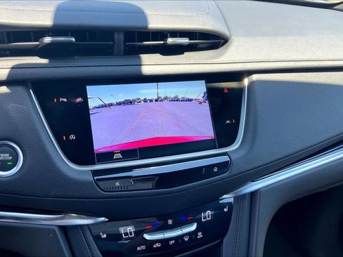 Used 2025 Cadillac XT6 Luxury FWD image 27
