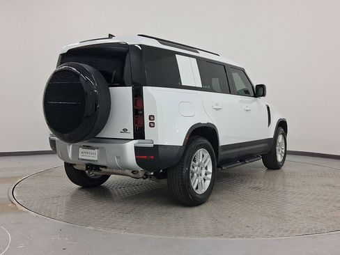 Used 2025 Land Rover Defender 110 S image 9