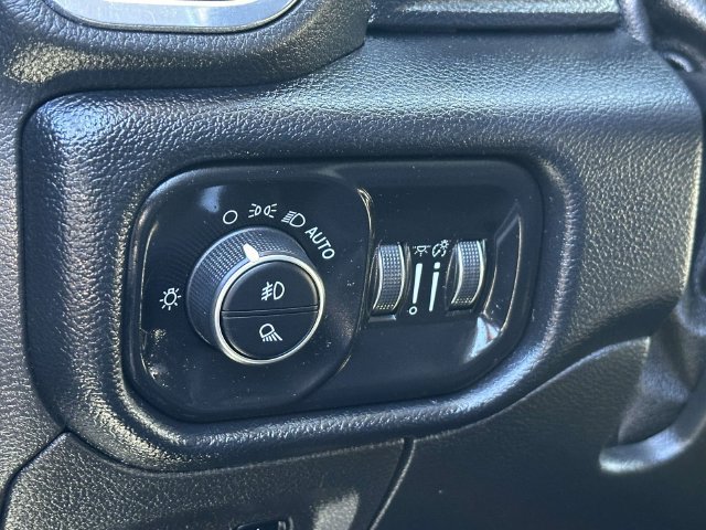 Used 2019 RAM 1500 Laramie AWD/4WD image 8