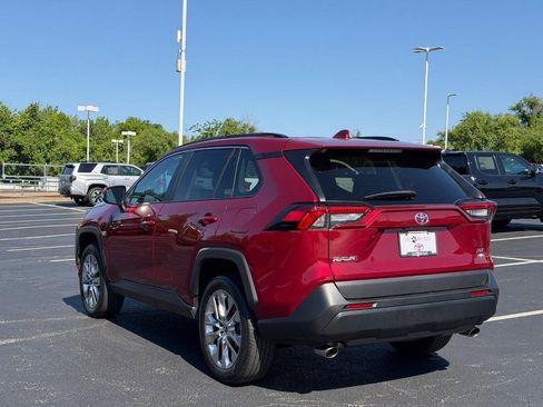 Certified 2022 Toyota RAV4 XLE Premium AWD/4WD image 8