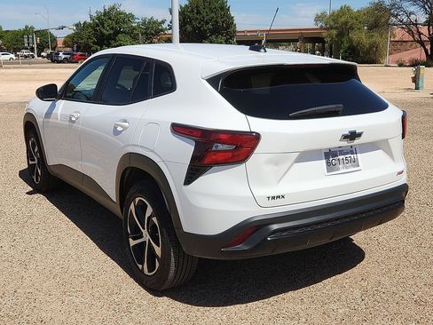 Used 2024 Chevrolet Trax RS w/ Driver Confidence Package image 2