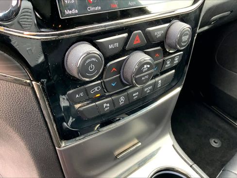 Used 2020 Jeep Grand Cherokee Limited X image 32