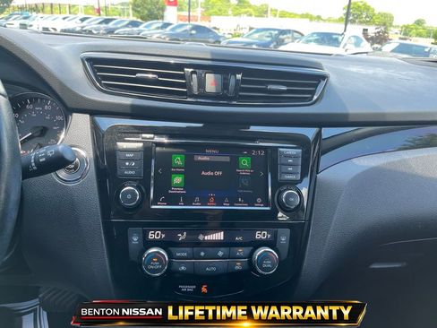 Used 2021 Nissan Rogue Sport SL w/ Premium Package FWD image 16