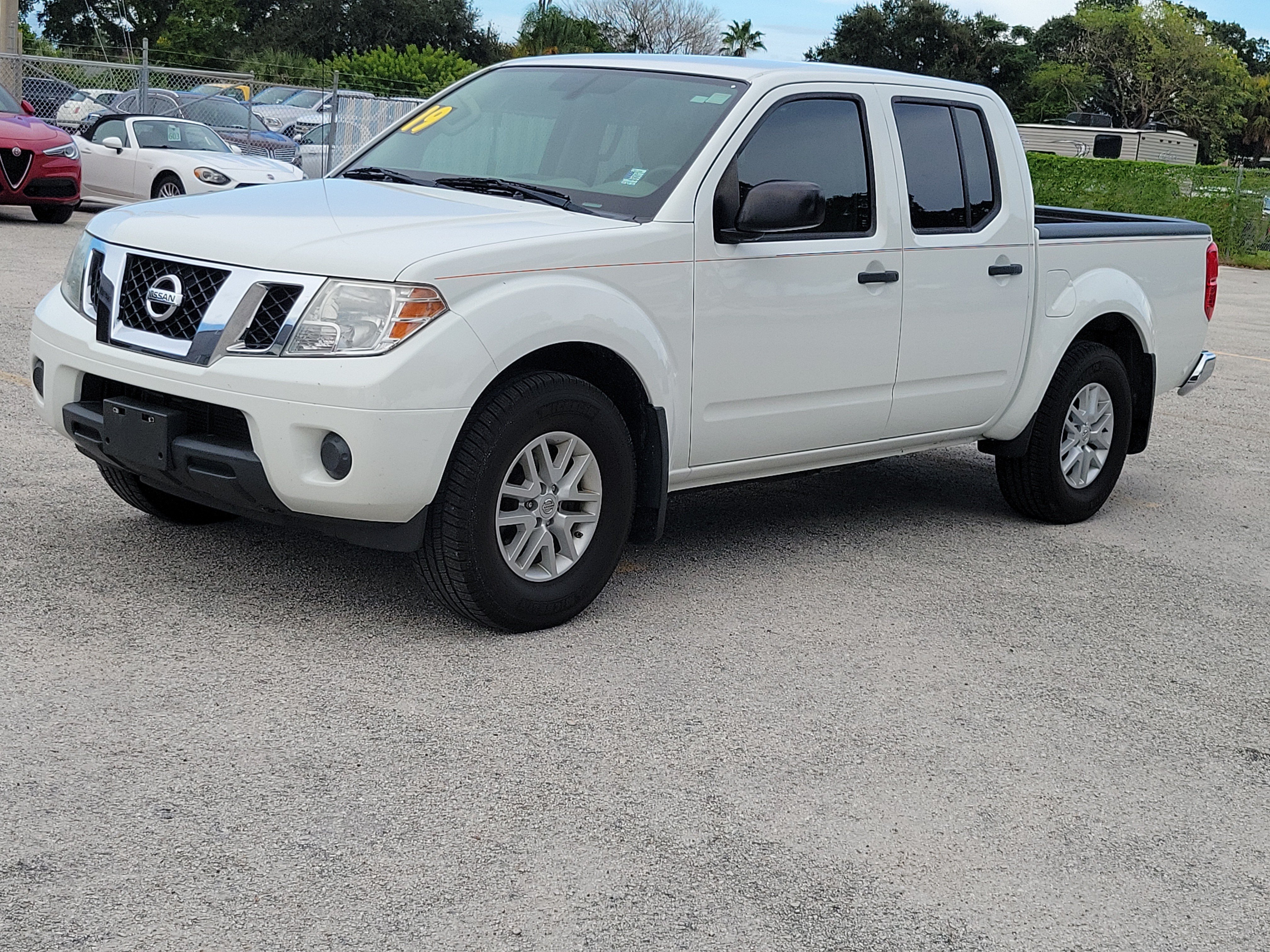 Used 2019 Nissan Frontier SV RWD image 2