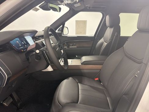New 2026 Land Rover Range Rover Long Wheelbase SE AWD/4WD image 11