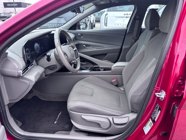 Used 2025 Hyundai Elantra SEL FWD image 12
