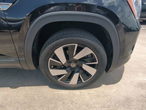 Used 2024 Volkswagen Atlas Cross Sport SE image 22