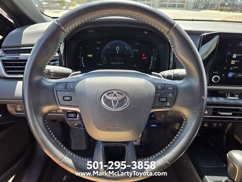 Used 2025 Toyota Camry SE FWD image 25