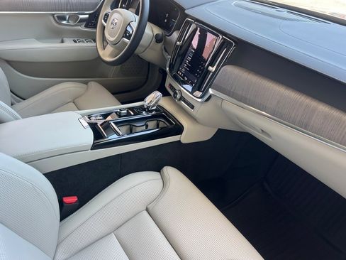Used 2024 Volvo S90 T8 Ultimate image 16