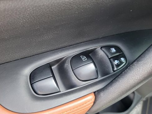 Used 2019 Nissan Rogue SL w/ Premium Package AWD/4WD image 32