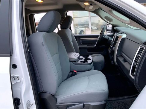 Used 2018 RAM 1500 Classic SLT image 8