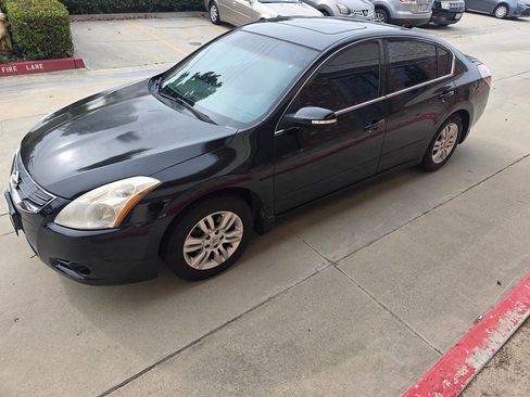 Used 2011 Nissan Altima 2.5 S w/ 2.5S Premium Audio Pkg image 8