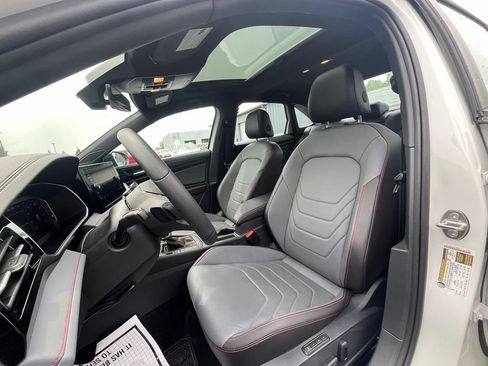 Certified 2025 Volkswagen Jetta GLI Autobahn w/ GLI Black Package FWD image 11