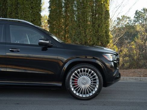 Used 2021 Mercedes-Benz Maybach GLS 600 4MATIC image 9