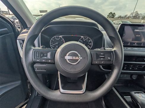 Used 2024 Nissan Rogue S image 10