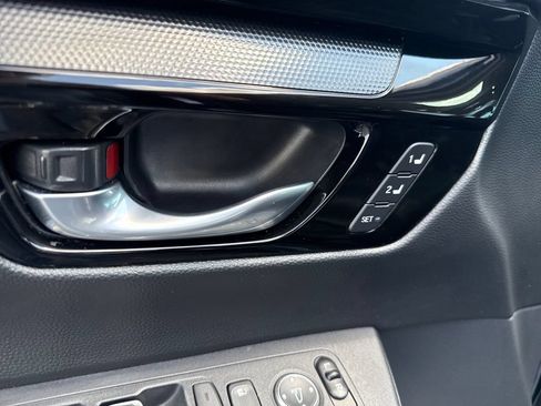 Used 2025 Honda CR-V EX-L image 11