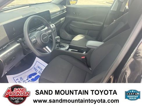 Used 2026 Hyundai Kona SE image 11