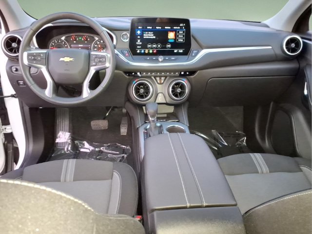 Used 2025 Chevrolet Blazer LT w/ Convenience Package FWD image 12