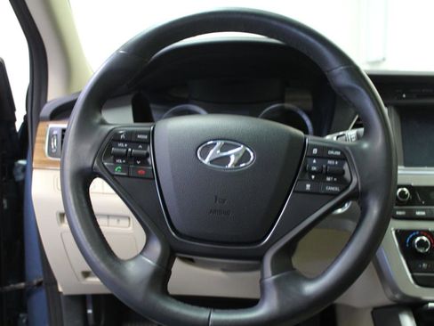 Used 2015 Hyundai Sonata Limited w/ Option Group 06 FWD image 8