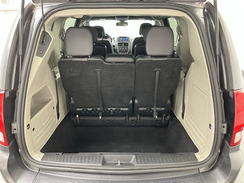Used 2020 Dodge Grand Caravan SXT FWD image 23