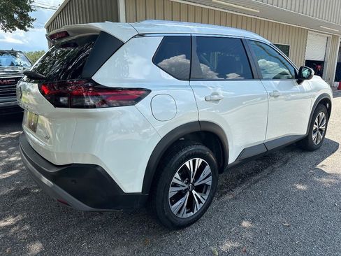 Used 2022 Nissan Rogue SV w/ SV Premium Package image 4