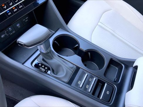 Used 2025 Hyundai Sonata SE FWD image 16