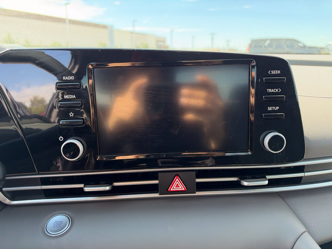 Used 2022 Hyundai Elantra SEL w/ Convenience + Premium Package FWD image 14