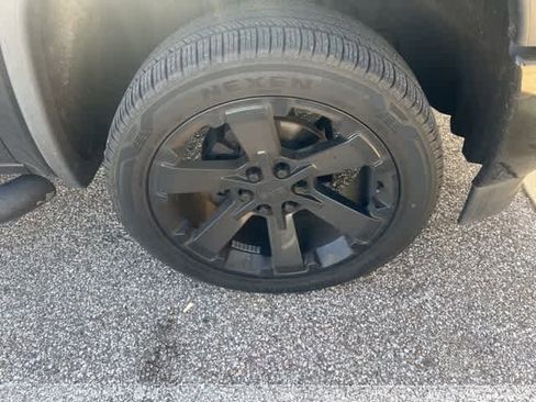 Used 2018 GMC Sierra 1500 SLT image 15