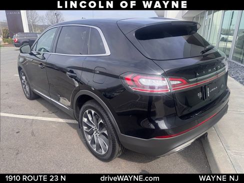 Certified 2022 Lincoln Nautilus Reserve AWD/4WD image 3