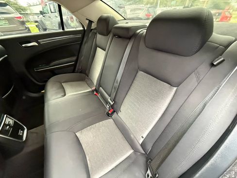 Used 2018 Chrysler 300 Touring w/ Sport Appearance Package image 15