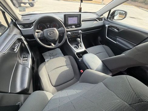 Used 2022 Toyota RAV4 XLE image 12