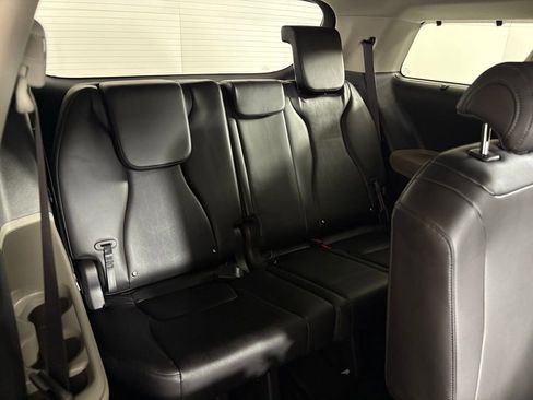 New 2026 Kia Carnival EX image 42