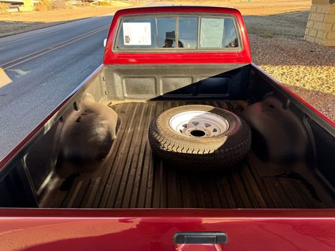 Used 1989 Toyota Pickup Deluxe image 15