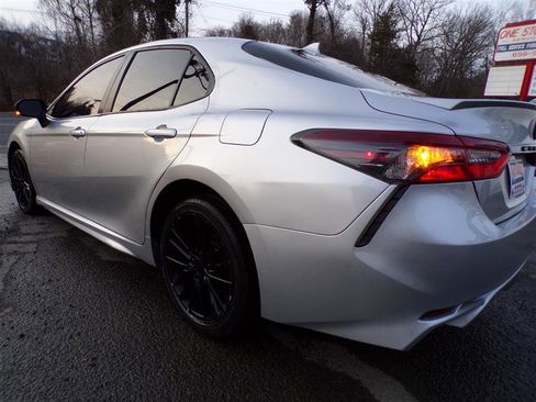 Used 2021 Toyota Camry SE w/ Convenience Package image 8