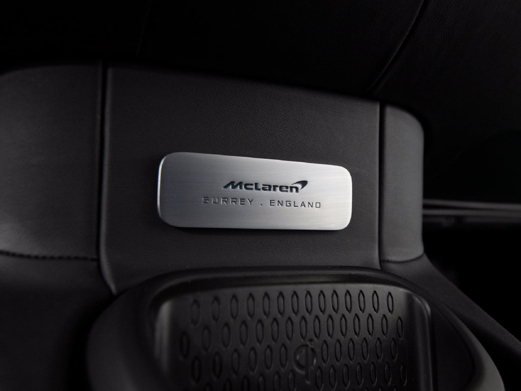 Used 2025 McLaren Artura Spider RWD image 21