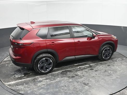 Used 2024 Nissan Rogue SV image 39