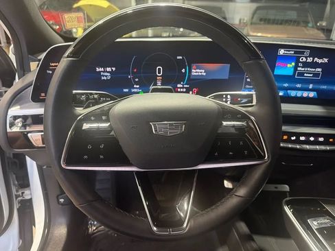 Used 2024 Cadillac Lyriq Sport AWD/4WD image 15